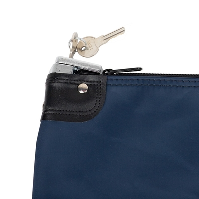 Sacs de messagerie à verrouillage en nylon HIPAA avec carte postale - 19W x 15H - prêts à être expédiés