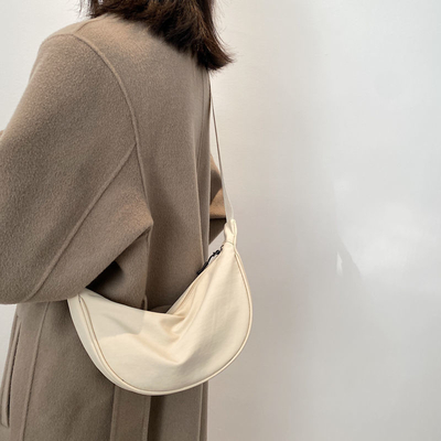 Sacs en nylon pour femmes 2024 Nouveau sac à main léger sous les bras