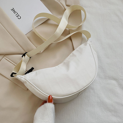 Sacs en nylon pour femmes 2024 Nouveau sac à main léger sous les bras