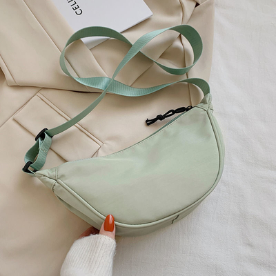 Sacs en nylon pour femmes 2024 Nouveau sac à main léger sous les bras