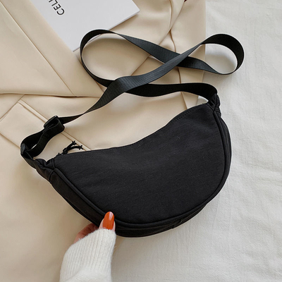 Sacs en nylon pour femmes 2024 Nouveau sac à main léger sous les bras