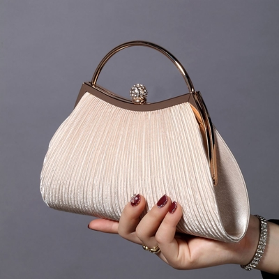EUROPE ET LES ÉTATS-UNIS RETRO COLOR SOLID Pléché RING de la main mode verrouillé fermé sac à manger chaîne sac à dos