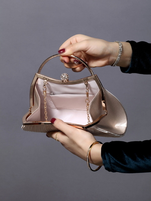 EUROPE ET LES ÉTATS-UNIS RETRO COLOR SOLID Pléché RING de la main mode verrouillé fermé sac à manger chaîne sac à dos