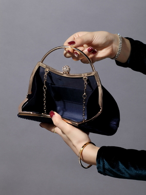 EUROPE ET LES ÉTATS-UNIS RETRO COLOR SOLID Pléché RING de la main mode verrouillé fermé sac à manger chaîne sac à dos