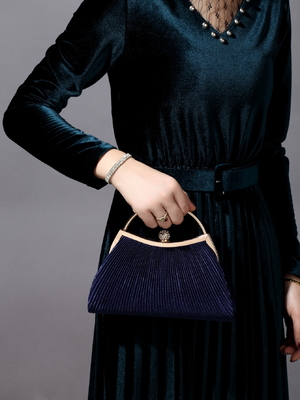 EUROPE ET LES ÉTATS-UNIS RETRO COLOR SOLID Pléché RING de la main mode verrouillé fermé sac à manger chaîne sac à dos