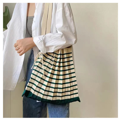 Nouveau sac à épaule littéraire plissé sac de femme tressé sac à tricoter d'hiver sac de mode sac de femme transfrontalier