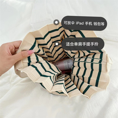 Nouveau sac à épaule littéraire plissé sac de femme tressé sac à tricoter d'hiver sac de mode sac de femme transfrontalier