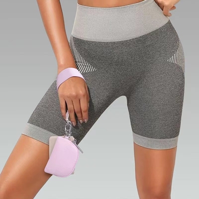 La mode du porte-monnaie LULU 2024 sera accompagnée d'un sac à cartes.