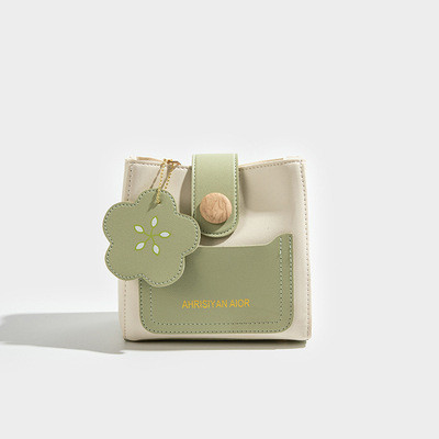L'été frais tout-match sac de mode féminin tendance de la mode avancée sens de la niche de conception crossbody sac de seau populaire cette année