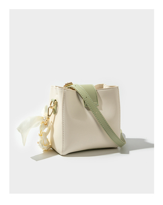L'été frais tout-match sac de mode féminin tendance de la mode avancée sens de la niche de conception crossbody sac de seau populaire cette année