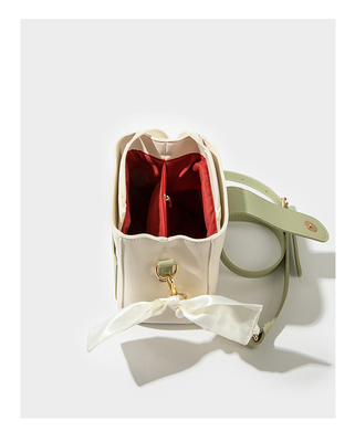 L'été frais tout-match sac de mode féminin tendance de la mode avancée sens de la niche de conception crossbody sac de seau populaire cette année