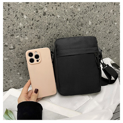 Sac à dos en tissu de sport pour hommes en couleur simple et solide Téléphone portable Sac à dos avec une épaule