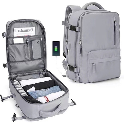 L'équipement de transport est très simple, le sac à dos est de grande capacité, le poids est léger, les bagages sont multifonctionnels, le sac à dos est court, le voyage est difficile.