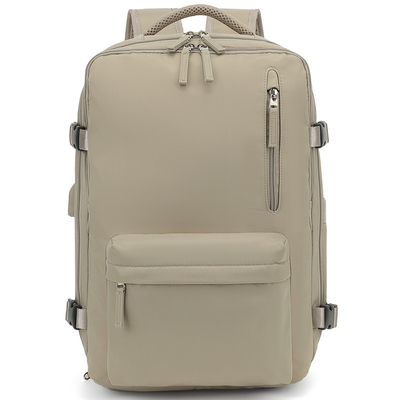 L'équipement de transport est très simple, le sac à dos est de grande capacité, le poids est léger, les bagages sont multifonctionnels, le sac à dos est court, le voyage est difficile.