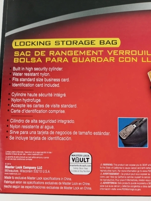 Un sac à main étanche avec serrure et deux clés, un sac à dossiers en nylon, un sac de dépôt en fermeture à glissière,