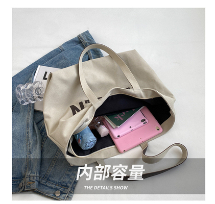 Le sac à main pour étudiants, la mode, le maquillage, le sac à maman.