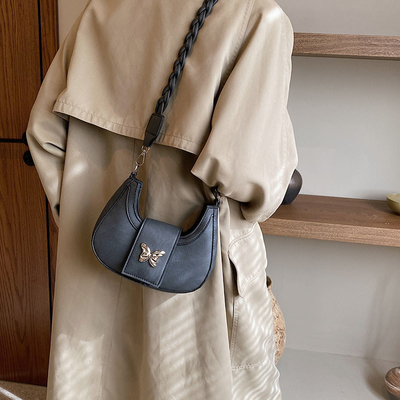 Populaire nouveau sac de niche de conception féminine tendance style étranger sac papillon sens avancée de toutes les épaules sac sous-bracelet