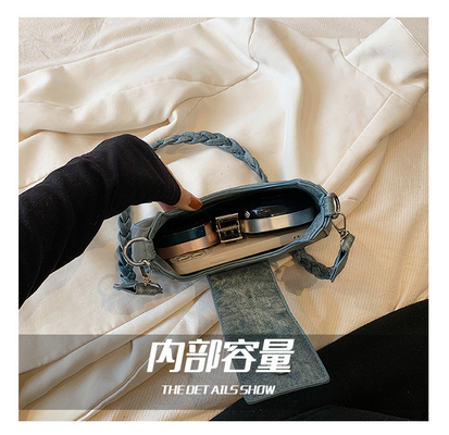 Populaire nouveau sac de niche de conception féminine tendance style étranger sac papillon sens avancée de toutes les épaules sac sous-bracelet