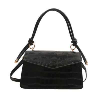 La qualité du cuir est pure. Tout en un sac à main pour femme.