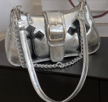 Un sac à main de haute qualité mode automne et hiver pour femmes mode de niche mode tout rétro chaîne de voyageur épaule et épaule