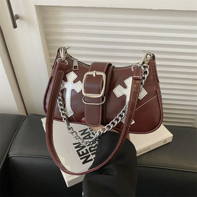 Un sac à main de haute qualité mode automne et hiver pour femmes mode de niche mode tout rétro chaîne de voyageur épaule et épaule