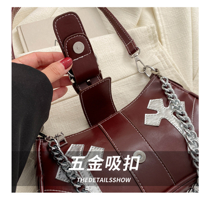 Un sac à main de haute qualité mode automne et hiver pour femmes mode de niche mode tout rétro chaîne de voyageur épaule et épaule