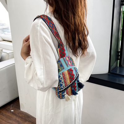 Nouveauté de la mode chinoise sac à main à épaule unique sac à main croisé rouge simple style ethnique petit sac texturé sac à poitrine sac de femme