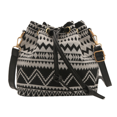 NEW CHINESE NATIONAL VENT AUSSILLE BUCKET BAG MODE SIMPLE tendance de l'été nouveau style de lin de haute qualité sens unique épaule