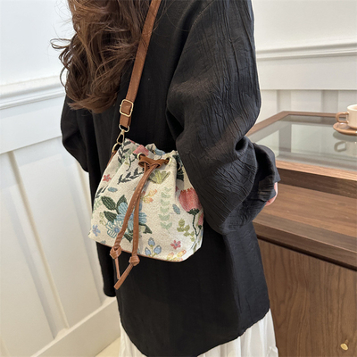 NEW CHINESE NATIONAL VENT AUSSILLE BUCKET BAG MODE SIMPLE tendance de l'été nouveau style de lin de haute qualité sens unique épaule