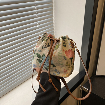 NEW CHINESE NATIONAL VENT AUSSILLE BUCKET BAG MODE SIMPLE tendance de l'été nouveau style de lin de haute qualité sens unique épaule