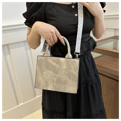 VINTAGE CHIC TEXTURED LETTER TOTE BAG sac de femme 2024 Nouveau sac à main de mode de grande capacité
