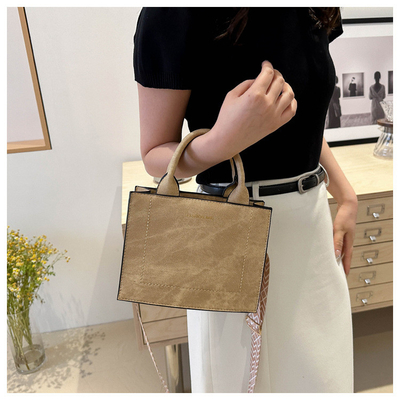 VINTAGE CHIC TEXTURED LETTER TOTE BAG sac de femme 2024 Nouveau sac à main de mode de grande capacité