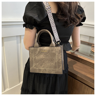 VINTAGE CHIC TEXTURED LETTER TOTE BAG sac de femme 2024 Nouveau sac à main de mode de grande capacité