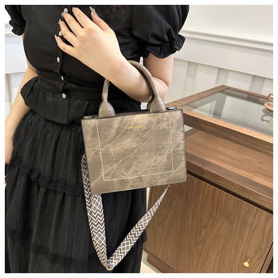 VINTAGE CHIC TEXTURED LETTER TOTE BAG sac de femme 2024 Nouveau sac à main de mode de grande capacité