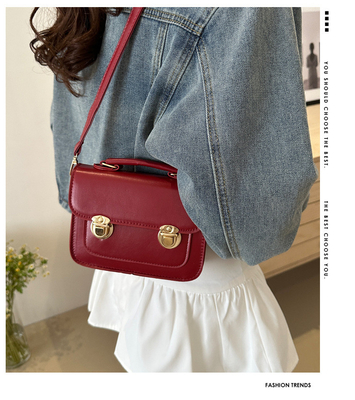 SENSION SENIOR DE RETRO Petit sac à main FEMMES 2024 Nouvelle mode d'été style étranger sac à main petit sans tout sac à main carré