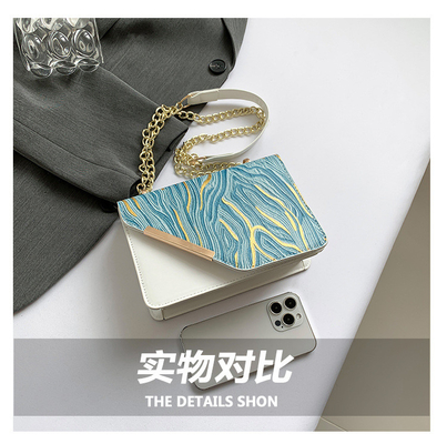 Sac de la nouvelle mode de la femme petit sac carré en gros de niche simple rétro sable rapide tout seul épaule crossbody cha