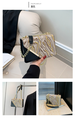 Sac de la nouvelle mode de la femme petit sac carré en gros de niche simple rétro sable rapide tout seul épaule crossbody cha