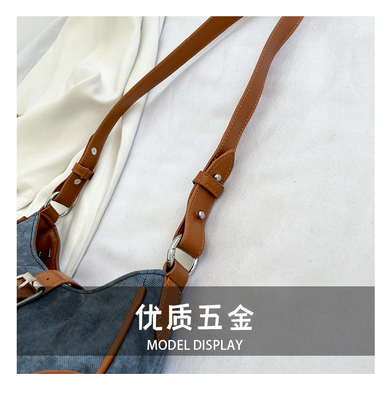 La mode française Casual sous-bracelet sac femme 2024 nouvelle texture sac à main de baguette de couleur simple patchwork sac à main