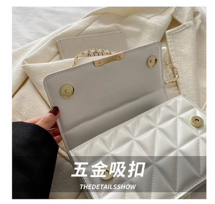 Couleur solide simple épaule unique sac transversale sac en chaîne sac printemps/été nouvelle personnalité senior dans le sac texturé