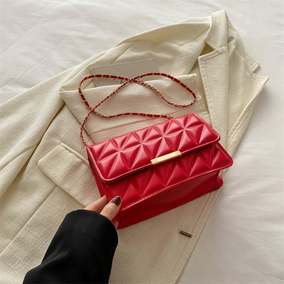 Couleur solide simple épaule unique sac transversale sac en chaîne sac printemps/été nouvelle personnalité senior dans le sac texturé