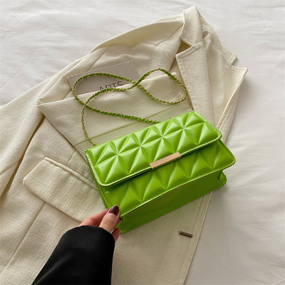 Couleur solide simple épaule unique sac transversale sac en chaîne sac printemps/été nouvelle personnalité senior dans le sac texturé