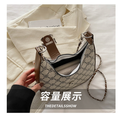 Le sac à main est un sac de printemps et d'été pour femmes.