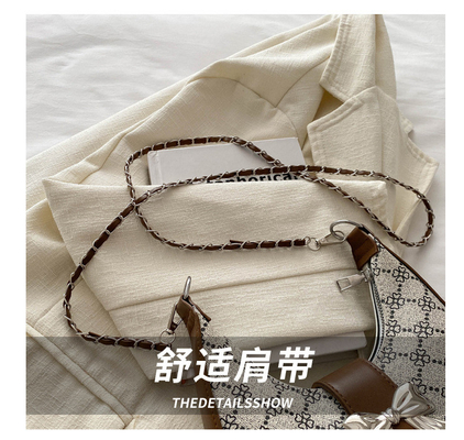Le sac à main est un sac de printemps et d'été pour femmes.