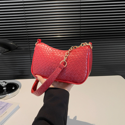 Une nouvelle tendance de la mode, une imprimante en pierre, une conception unique, un sac à main, un sac à main, une valise explosive pour femmes.