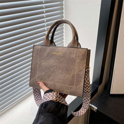 VINTAGE CHIC TEXTURED LETTER TOTE BAG sac de femme 2024 Nouveau sac à main de mode de grande capacité