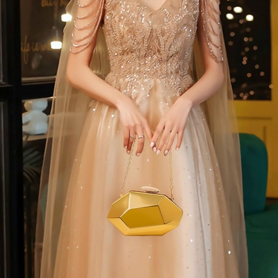 Le sac à main, le sac à main géométrique, le sac à main pour les fêtes, les mariages, les balles de fin d'année