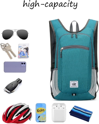 Sac à dos de randonnée 15L Ultra léger Sac à dos de randonnée pliable résistant à l'eau Sac de jour pliable pour les voyages (gris)