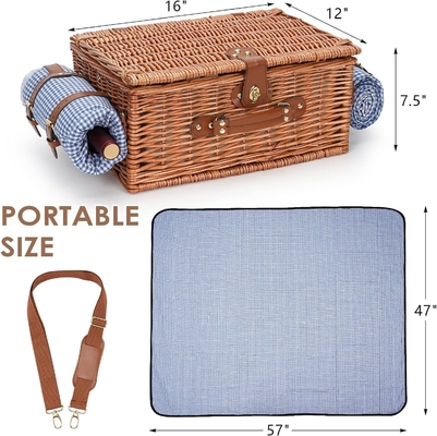 Un panier de pique-nique en cire avec couvercle et poignée, un corps tissé robuste avec une doublure lavable pour Pâques, la fête des mères, le camping en plein air.