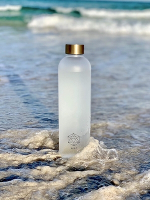 Bouteille d'eau ARCANA Arc avec marqueur d'heure - Bouteilles d'eau motivationnelles avec des heures à boire - Plastique congelé sans BPA