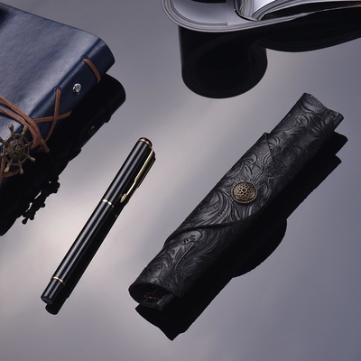 Tissu en cuir à plume unique, portatif en cuir de vache, stylo à plume, manchon, rouleau, enveloppe de stylo, sac (en noir sculpté)